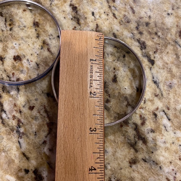 Set of two bangle bracelets (lime & blue) EUC - Picture 3 of 6